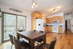 Dining - 2BR Retreat - Hot Tub, Near Dollywood & Pkwy! (Pigeon Forge)
