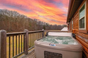 Terrace/patio - 2BR Retreat - Hot Tub, Near Dollywood & Pkwy! (Pigeon Forge)