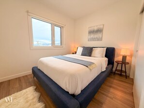 Iron/ironing board, WiFi, bed sheets - Whitetooth Vista Luxury Downtown Condo Mtn Views (Golden)