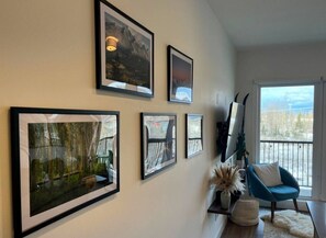 Interior - Whitetooth Vista Luxury Downtown Condo Mtn Views (Golden)