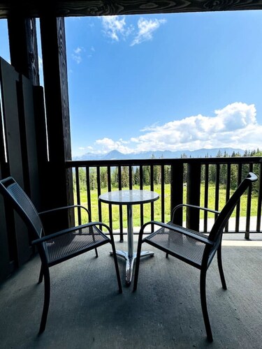 Condo Valley Vista- Ski-in/Out with Hot Tub access