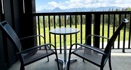 Condo Valley Vista- Ski-in/Out with Hot Tub access