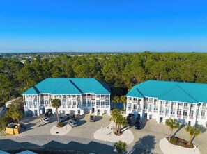 Exterior - Spacious 5BR • 3 Kings • Walk 2 Beach • Pool • BBQ (Panama City Beach)