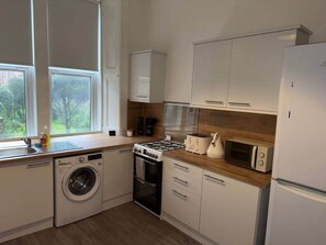 Placa de cocina y utensilios de cocina