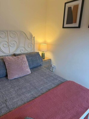 2 sovrum, strykjärn/strykbräda, wi-fi och sängkläder