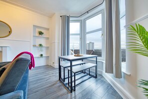 Dining - 3BR Flat • Near Maryhill Park & West End • Parking (Glasgow)