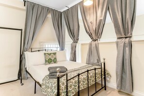 4 bedrooms, WiFi - 5Bed Finnieston SkyHigh Duplex (Glasgow)