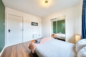 2 sovrum, strykjärn/strykbräda, wi-fi och sängkläder