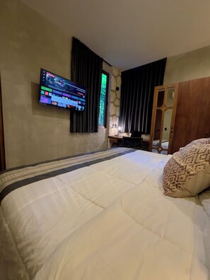 1 bedroom, WiFi, bed sheets - Boutique Jungle 1BR with Pool & Fast Wi-Fi (Tulum)