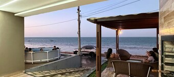 Casa da Maré beachfront with spectacular views. •Icapui