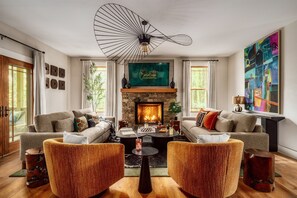 Smart TV, videojuegos, libros y oficina 