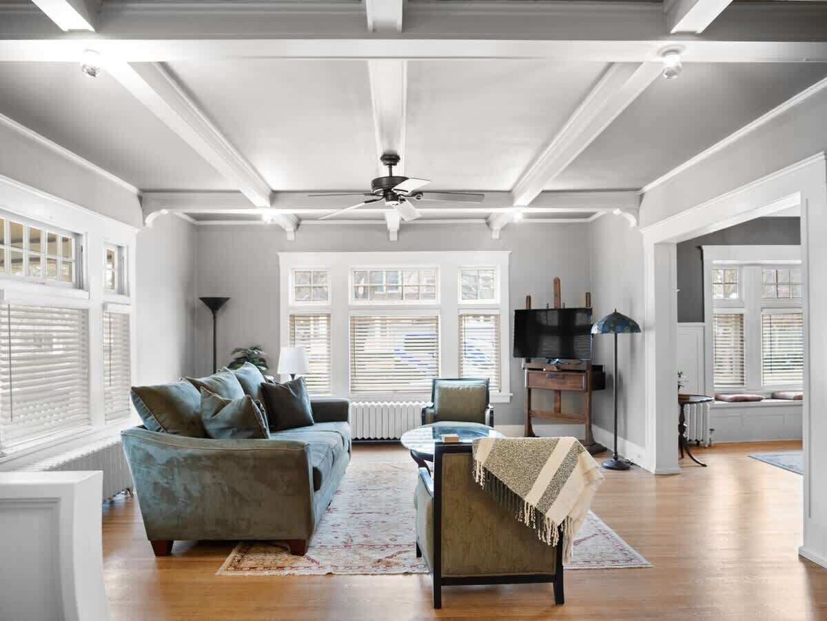 Télévision, cheminée