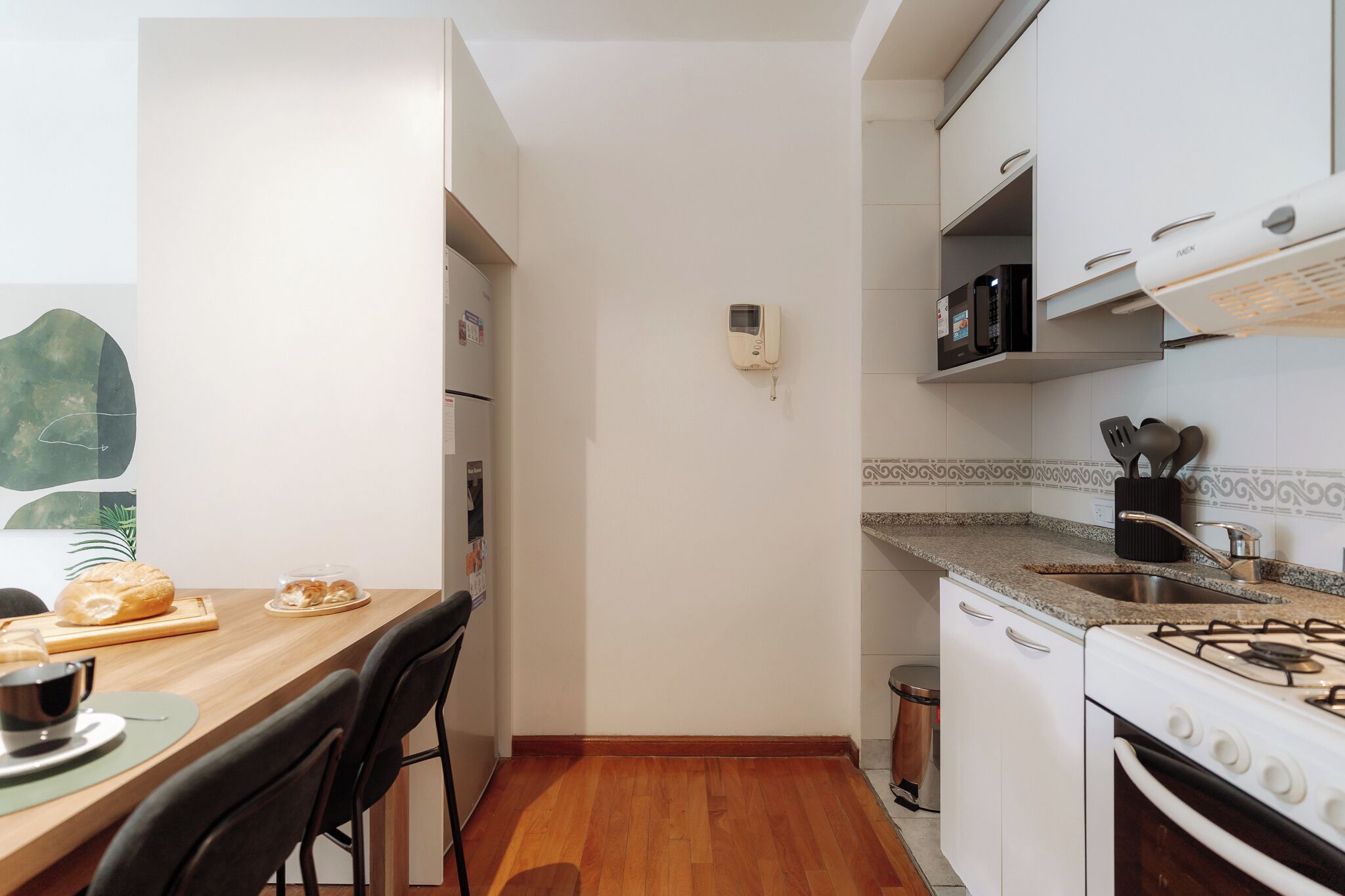 Estúdio | Cozinha privada | Geladeira grande, micro-ondas, fogão