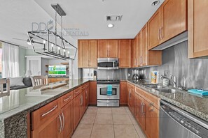 Private kitchen - Ocean Club #504 Enjoy panoramic views of the Gulf! (Biloxi)