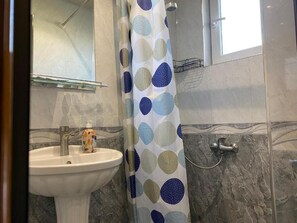 Double Room, City View | Bathroom | Shower, hair dryer, slippers, towels - Guest House Aygestan Hotel (Yerevan)