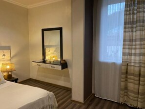 Chambre Double, vue ville