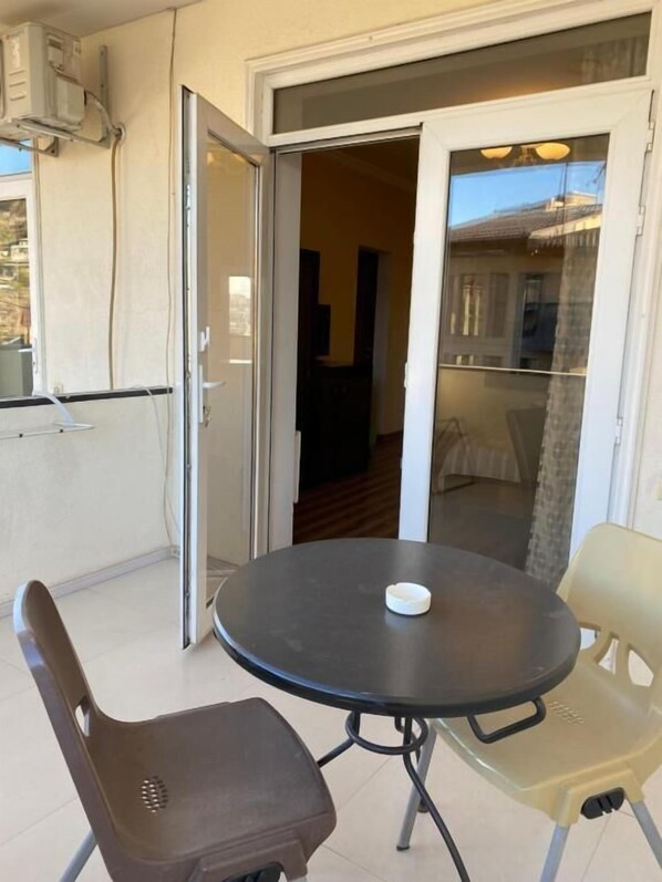 Double Room, Balcony, City View | Outdoor dining - Guest House Aygestan Hotel (Yerevan)