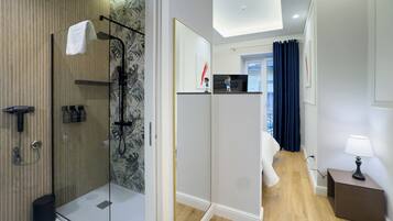 Doppel- oder Zweibettzimmer | Badezimmer