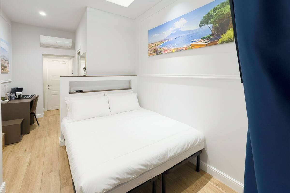 Double or Twin Room | In-room safe, desk, laptop workspace, blackout drapes