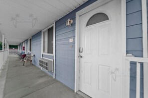 Exterior detail - Oak Shores Studio 4 | Just a Short Walk to the Beach! (Biloxi)
