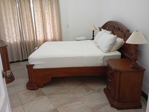 3 Schlafzimmer, Bügeleisen/Bügelbrett, WLAN, Bettwäsche