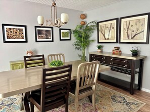 Dining - Charming 2-bedroom house with fenced backyard in Bryan (Bryan)