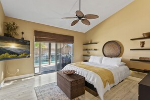 Desk, iron/ironing board, travel cot, WiFi - Tropical Vibes!  Prime La Quinta Location!  Entertainers Backyard! (La Quinta)