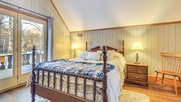 3 bedrooms, desk, iron/ironing board, Internet