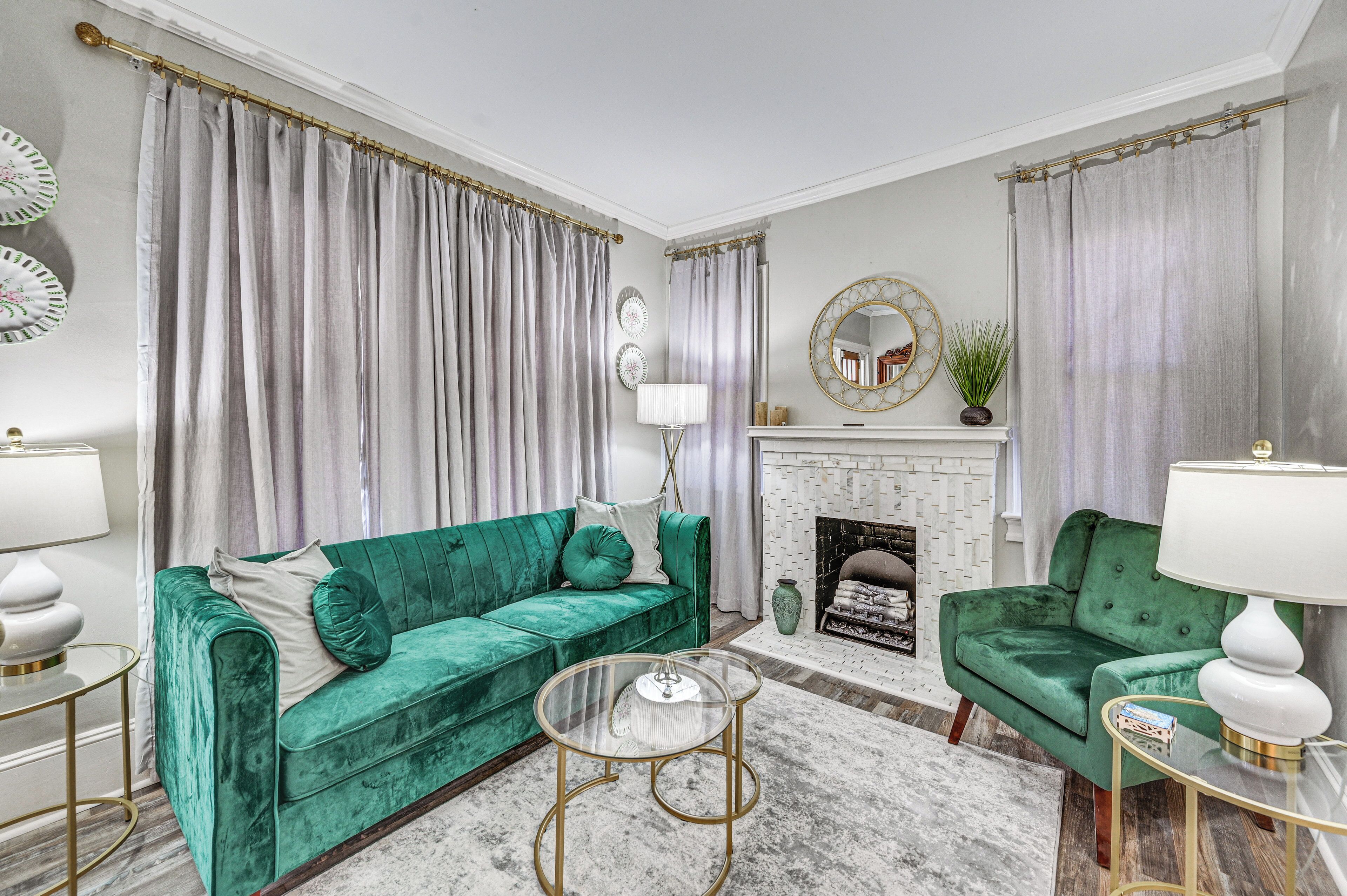 Lounge Area | Electric Fireplace