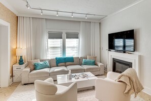 Televisión y chimenea 