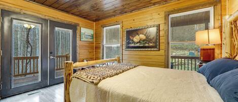 Bedroom 1 | Full Bed | Deck Access | 1st Floor