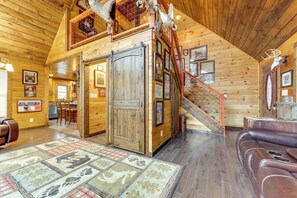 Interior - 11 Mi to Great Smoky Mountains NP: Modern Cabin (Whittier)