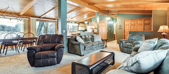 Waterfront Petenwell Lake Home w/ Private Dock