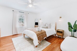 3 bedrooms, free WiFi, bed sheets, wheelchair access - Spacious 3BR, 2BA Statesboro home with game room  - Mins to GSU and Downtown (Statesboro)