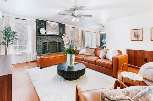 Spacious 3BR, 2BA Statesboro home with game room  - Mins to GSU and Downtown