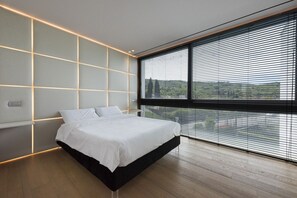 5 habitaciones, tabla de planchar con plancha y wifi gratis 