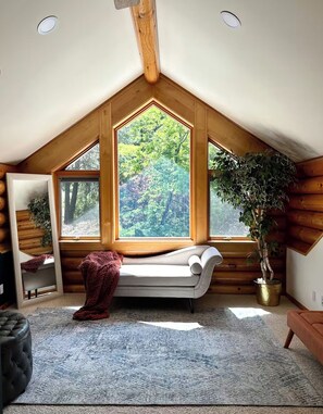 Interior - RiverView Lodge Saltwater Hot Tub and Starlink (Kooskia)