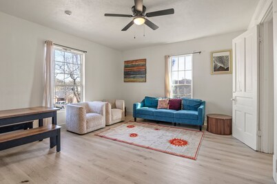 Comfortable Dallas Stay, Minutes to Downtown