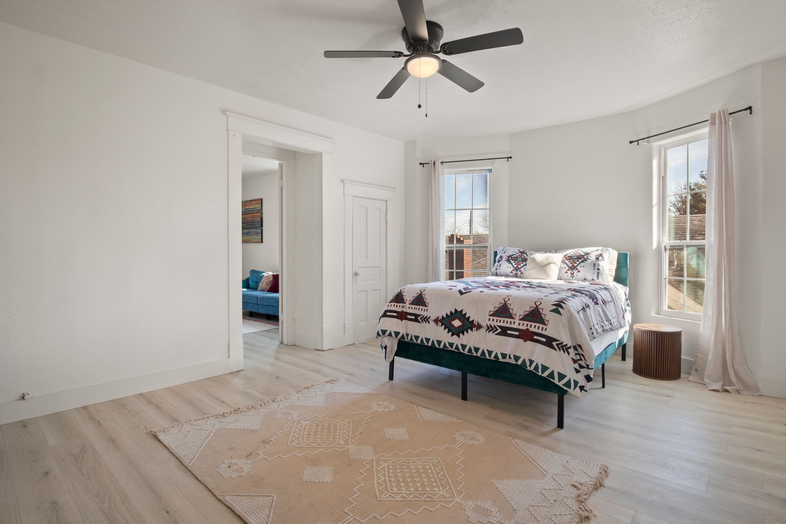 3 bedrooms, bed sheets