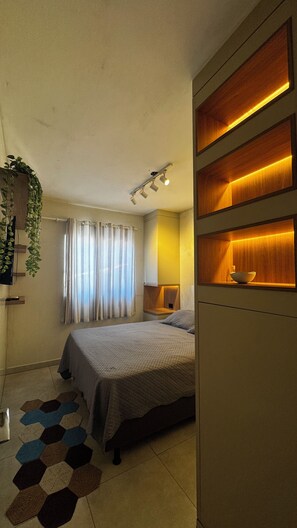 3 habitaciones, tabla de planchar con plancha, wifi y ropa de cama 