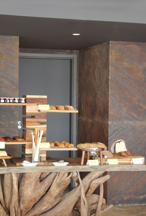 Petit déjeuner continental compris tous les jours