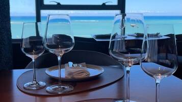 Serviço de café da manhã, culinária regional, vistas para a piscina