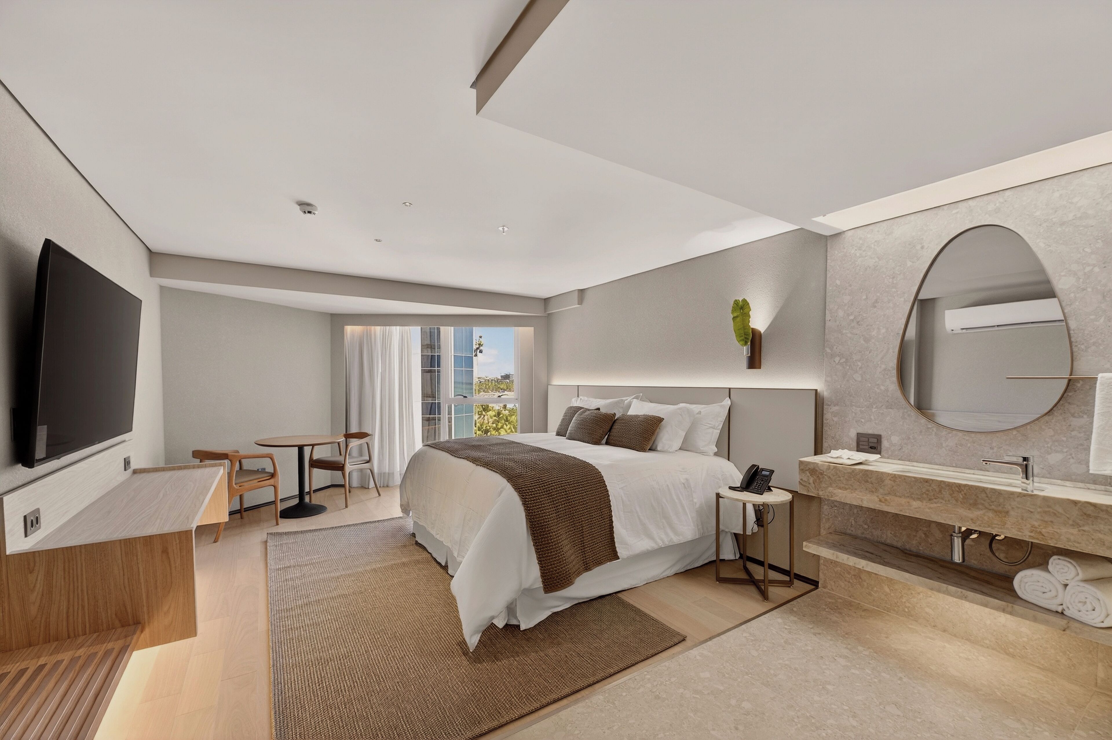 尊荣双人房, 部分海景 | 客房内保险箱、遮光窗帘、免费 WiFi