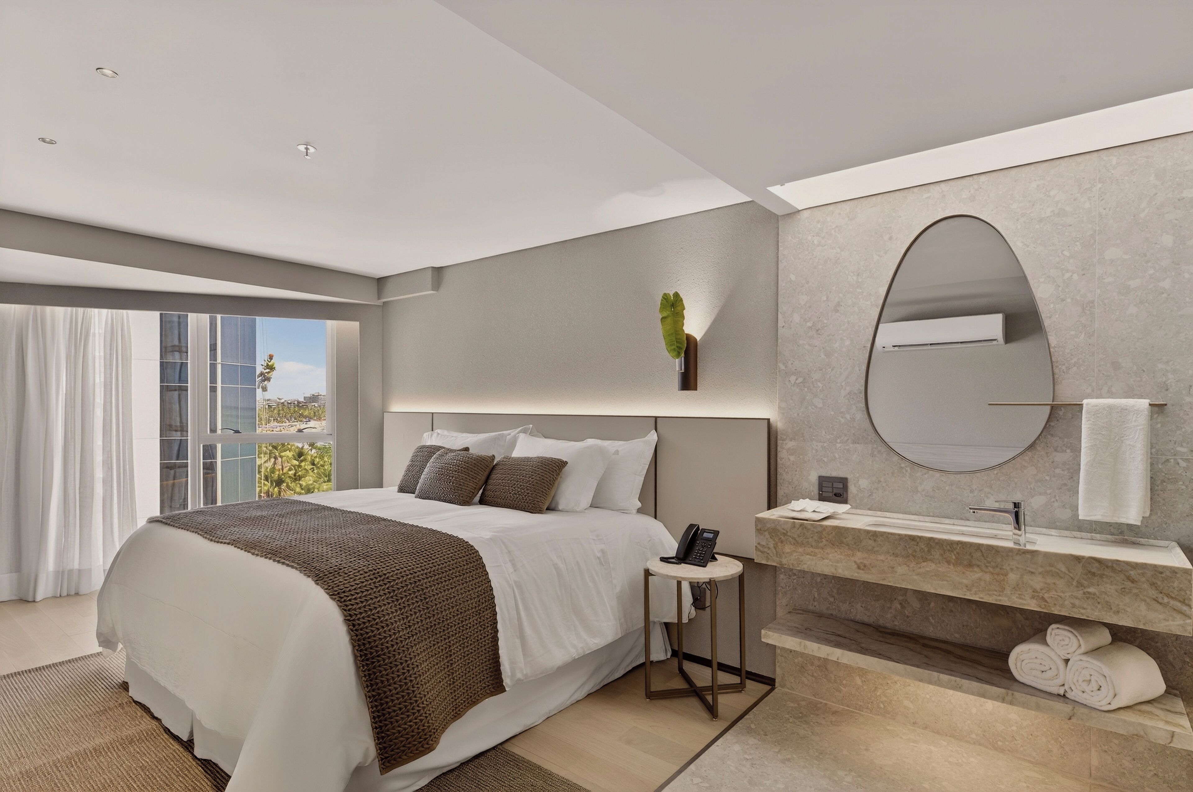 尊荣双人房, 部分海景 | 客房内保险箱、遮光窗帘、免费 WiFi