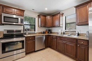 Fridge, microwave, oven, stovetop - Salt Lake Cabana | Hot Tub + Gated Parking (South Salt Lake)