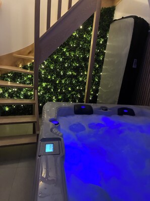 Outdoor spa tub - Duplex with jacuzzi - grand place arras (Arras)