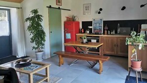 Dining - Charming little house in the countryside (La Garnache)