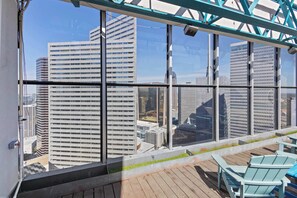 Property grounds - Sky-High 2BR | FIFA Dallas | Views + Rooftop (Dallas)