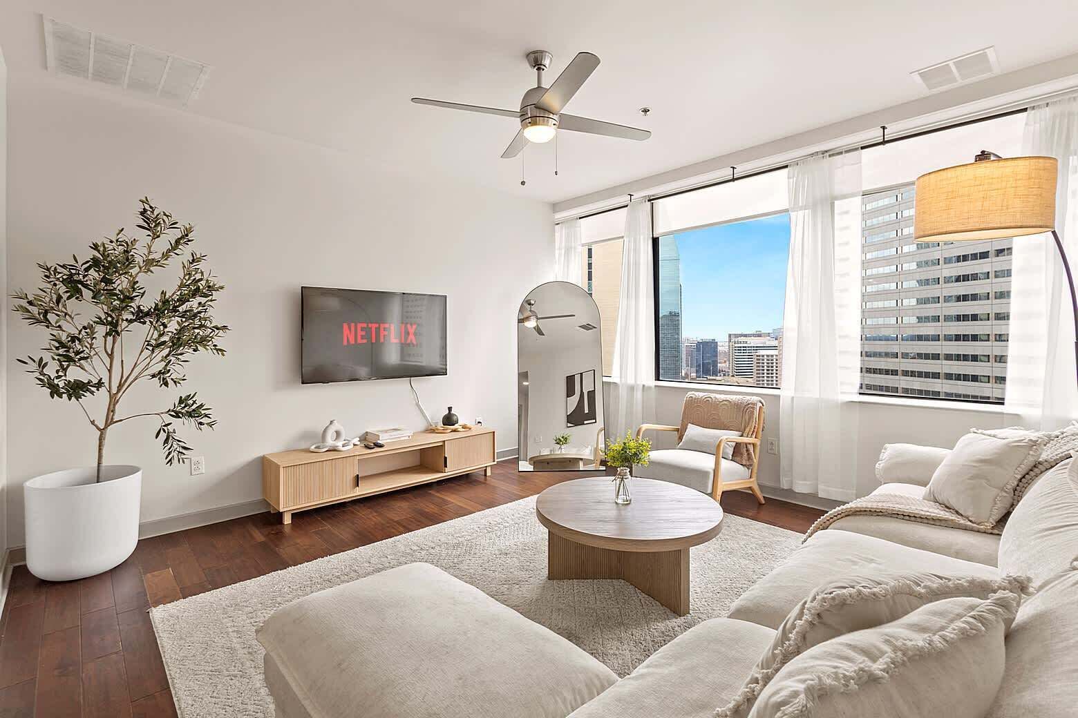 テレビ、書斎 / ワークスペース