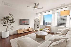 Televisión, oficina